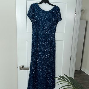 Long Sequined woman dress-